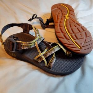 BRAND NEW Chaco's classic sandal